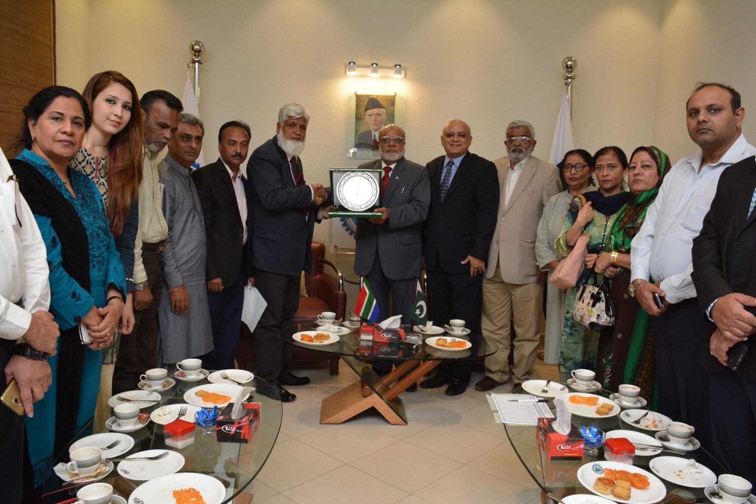 Pakistan. Muhammad Rafiq President KCCI Shamim Firpo Presenting Crest to Muhammad Rafiq Dawood ...